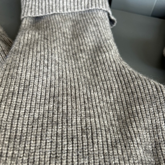 Set! Sincerely Jules Gray Ribbed Knitwear - Picture 4 of 5